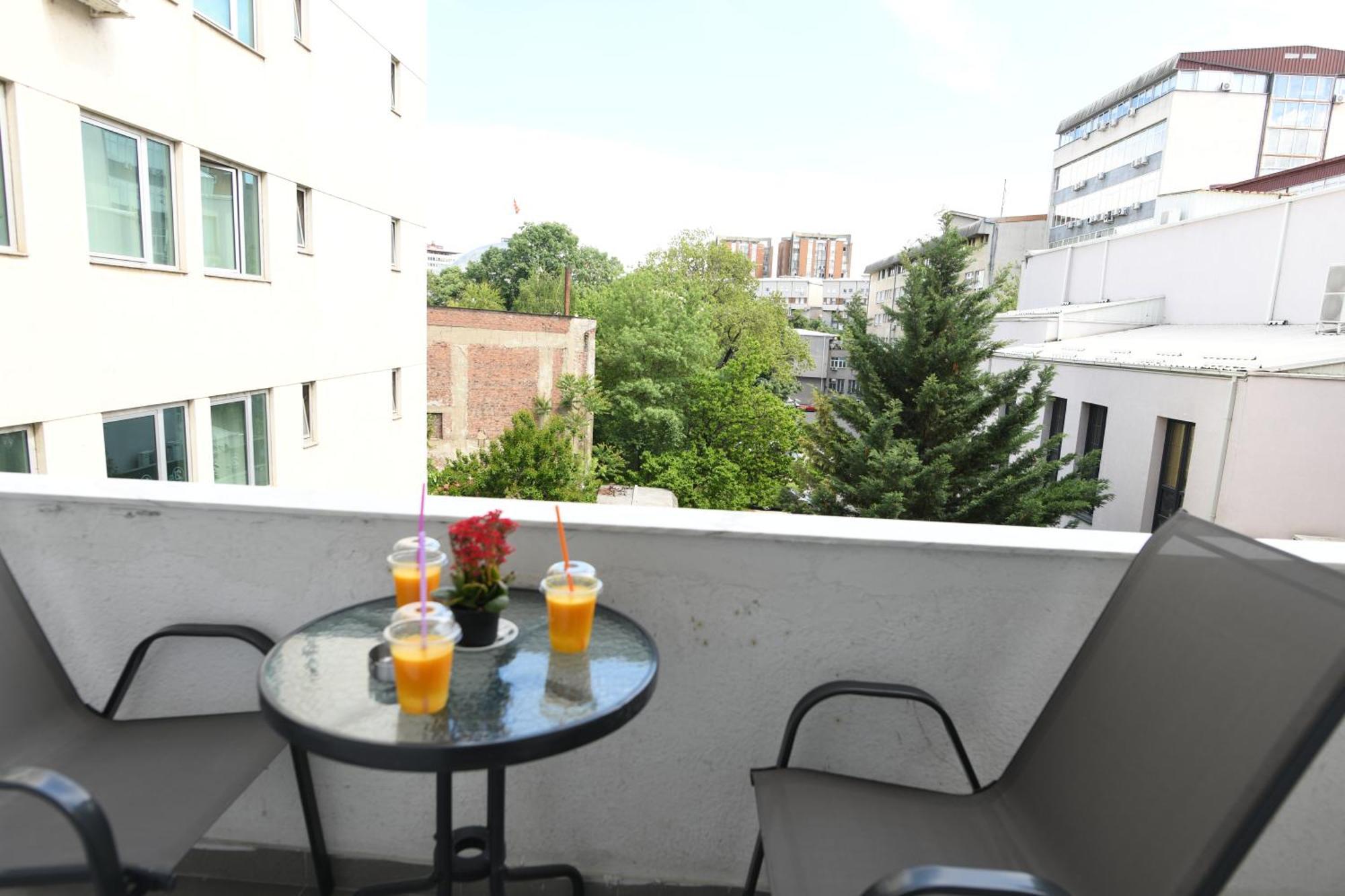 סקופיה Cinema Vardar Apartment מראה חיצוני תמונה