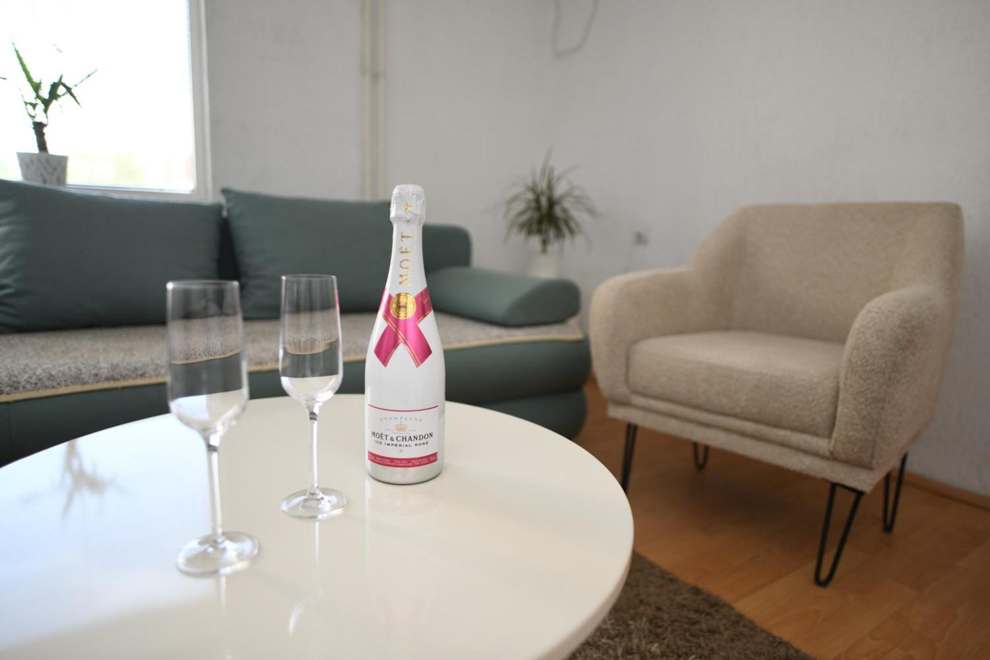 סקופיה Cinema Vardar Apartment מראה חיצוני תמונה