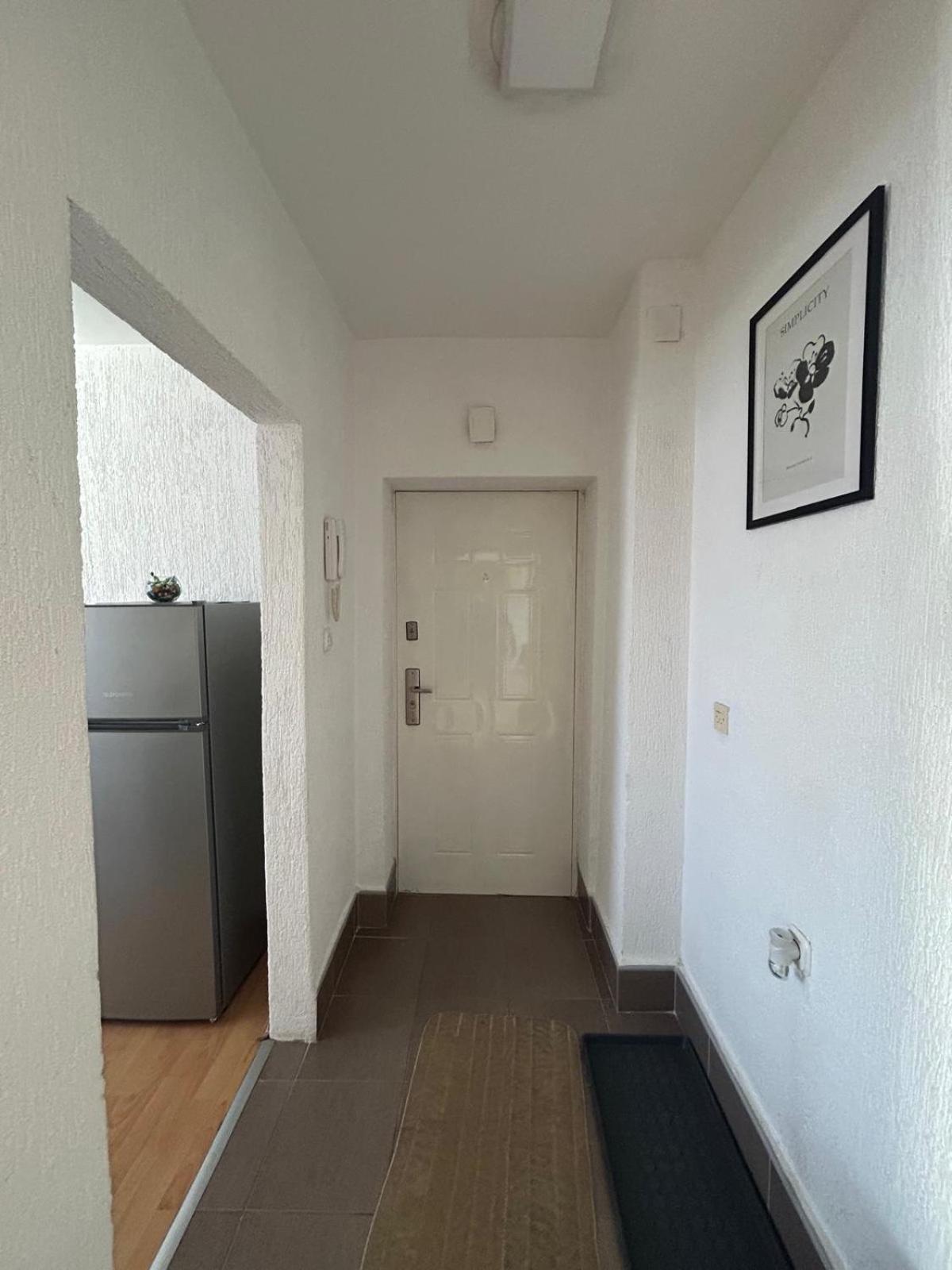 סקופיה Cinema Vardar Apartment מראה חיצוני תמונה